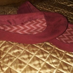 Bourgandy flats never worn